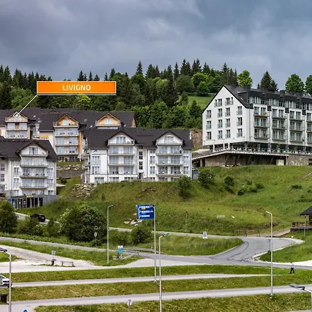 公寓 Livigno - Czarna Gora By Sun & Snow Z Nielimitowanym Basenem 西恩纳